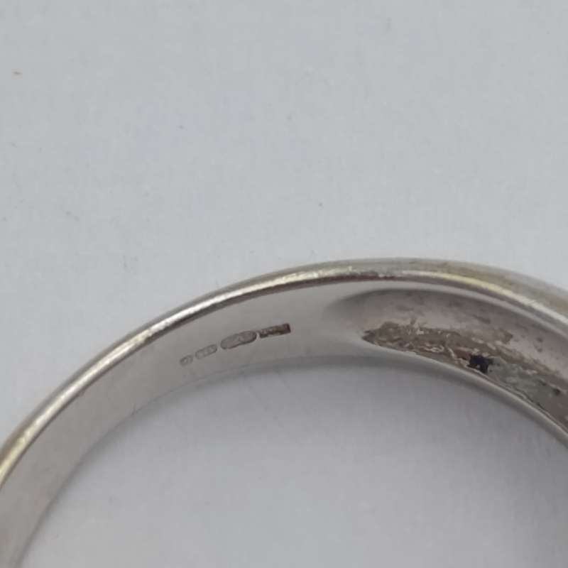 9kt white gold ring with 87 diamonds - weight 5,7g