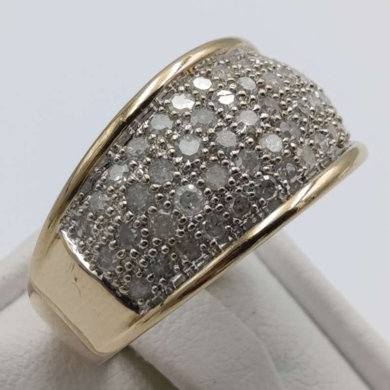 9kt gold ring with 53 diamonds - weight 4,5g size Q