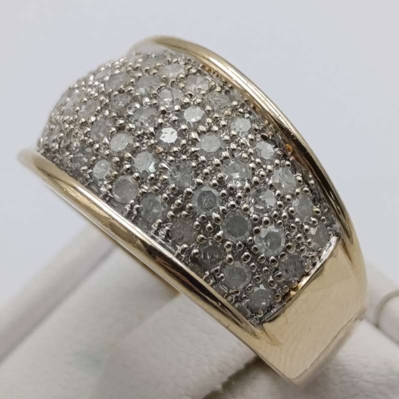 9kt gold ring with 53 diamonds - weight 4,5g size Q