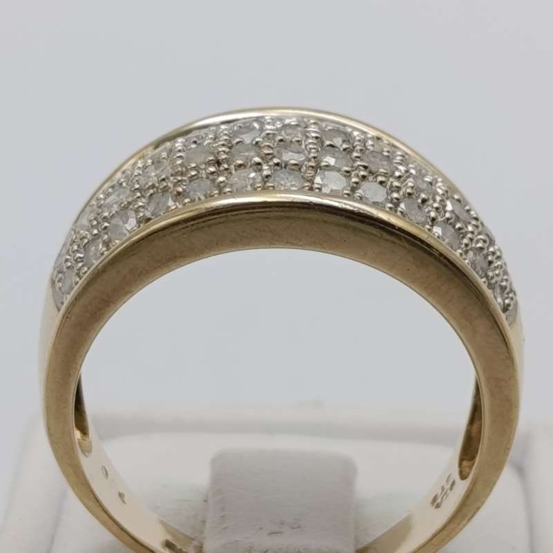 9kt gold ring with 53 diamonds - weight 4,5g size Q