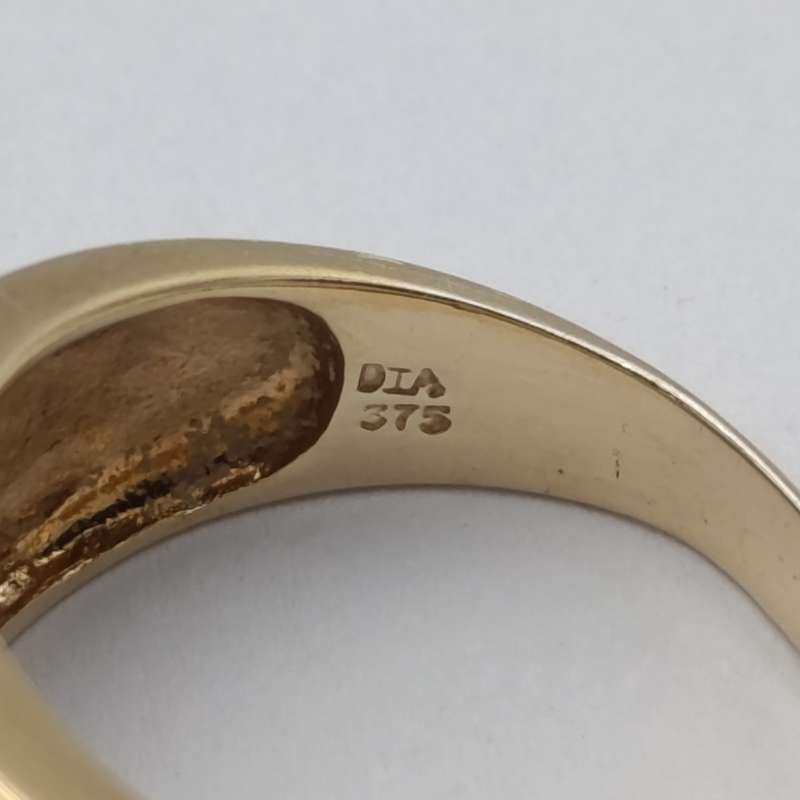 9kt gold ring with 53 diamonds - weight 4,5g size Q