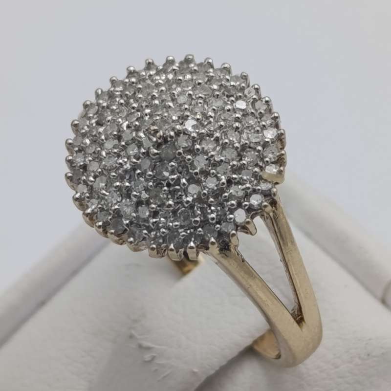 9kt gold ring with half a carat and diamonds - 101 diamonds - weight 4.3g