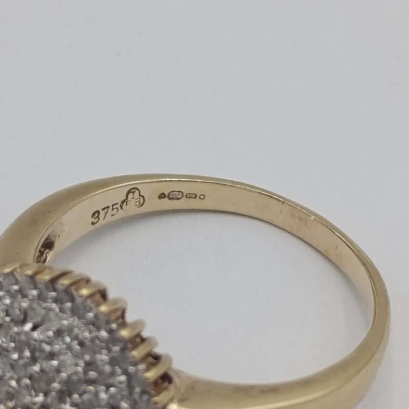 9kt gold ring with half a carat and diamonds - 101 diamonds - weight 4.3g