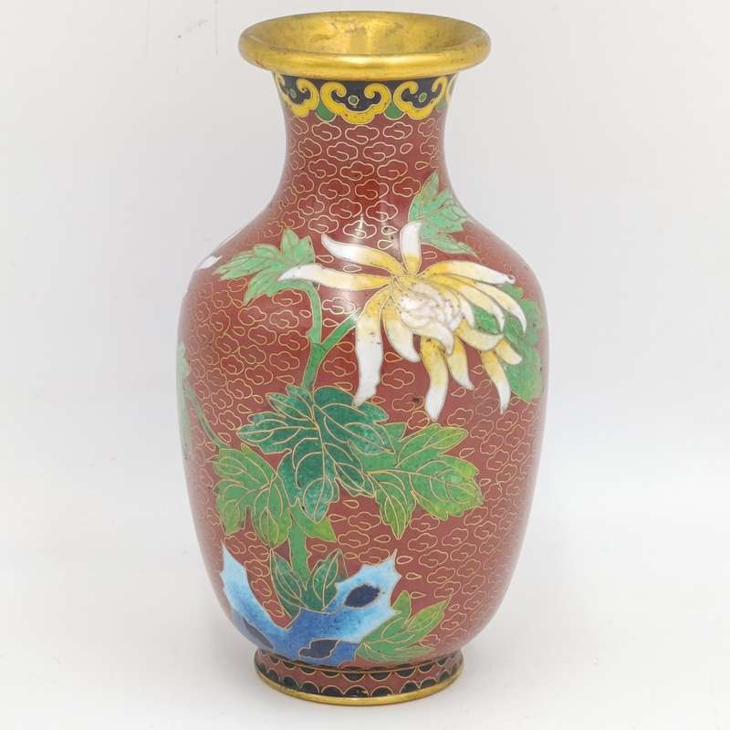 Beautiful vintage Cloisonne flower vase