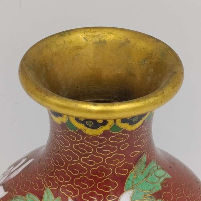 Beautiful vintage Cloisonne flower vase