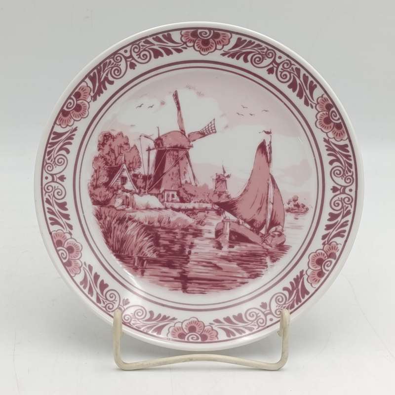 Delft Red Oude Molen Fabriek porcelain plate