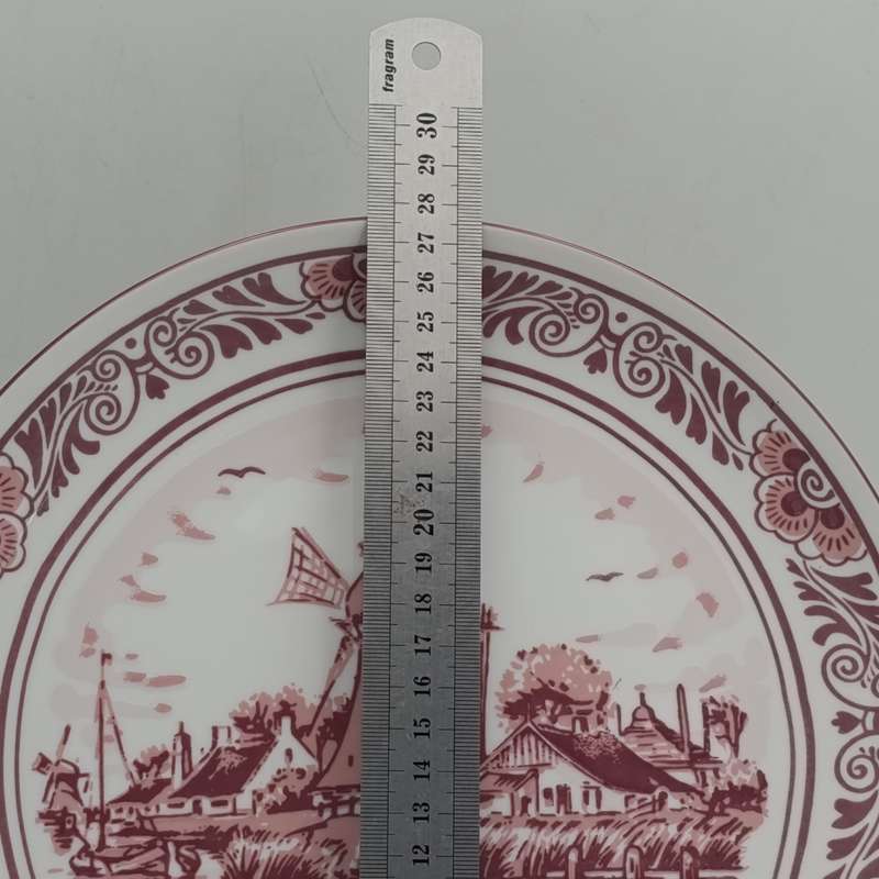 Delft Red porcelain plate - Oude Molen Fabriek