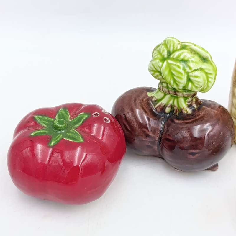 Vintage set of 4 Balboa porcelain vegetables salt and pepper shakers