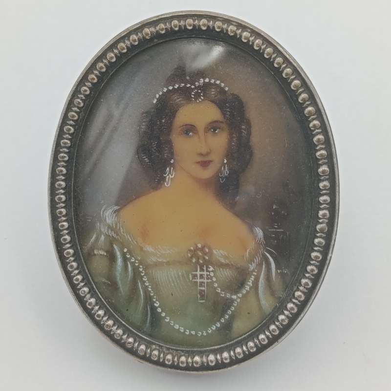 Antique handprinted portrait of lady in brooch late 19th century French school