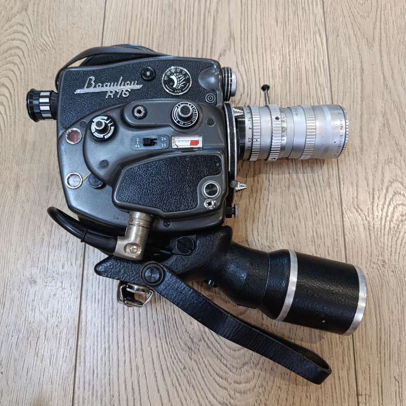 Vintage 1960's Beaulieu R16 cine/movie camera in case