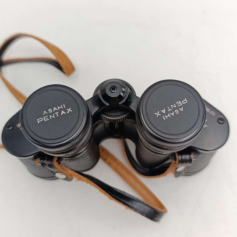 Vintage AsahI Pentax 8 x 30 binoculars in case - excellent condition