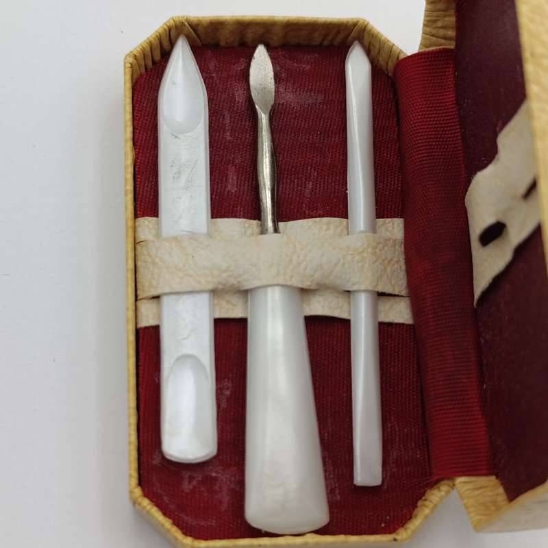 Vintage nail care kit in radio shaped case