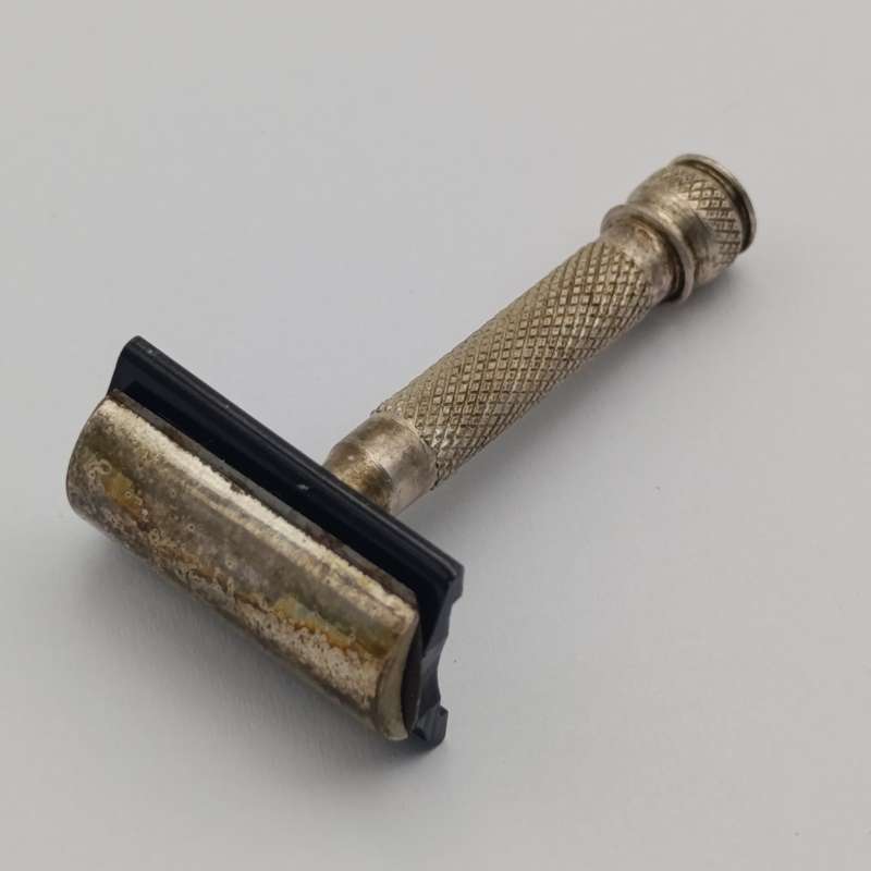 Vintage "The Laurel" Ladies boudoir safety razor - excellent condition in case