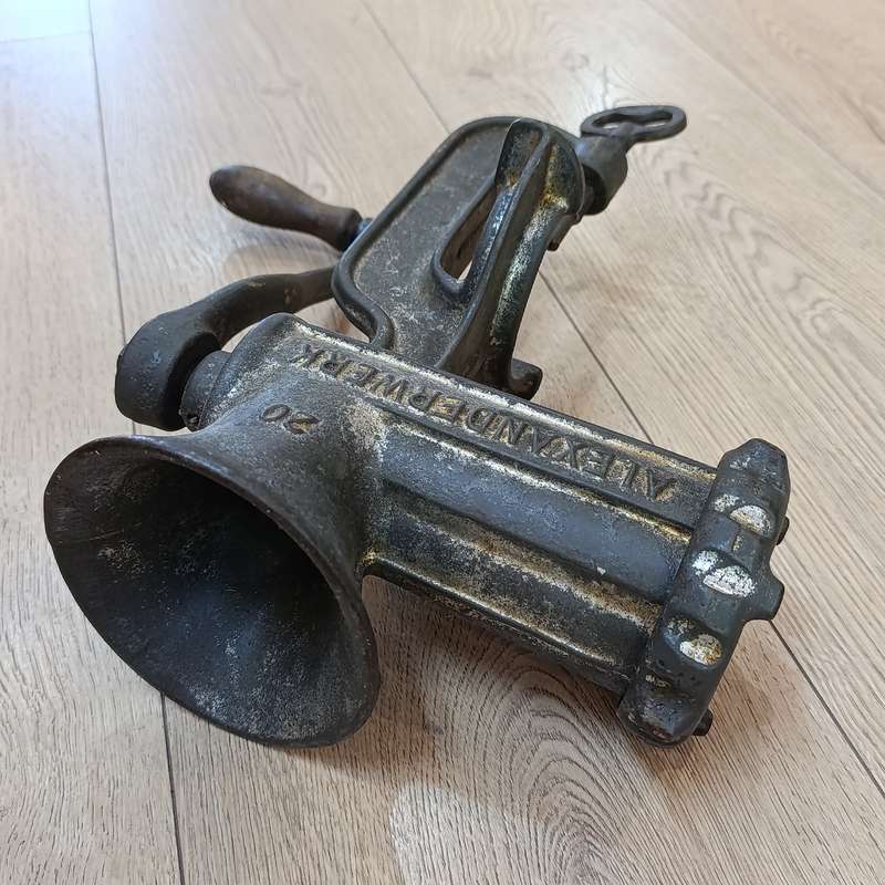 Vintage Alexanderwerk No. 20 meat mincer - no blade