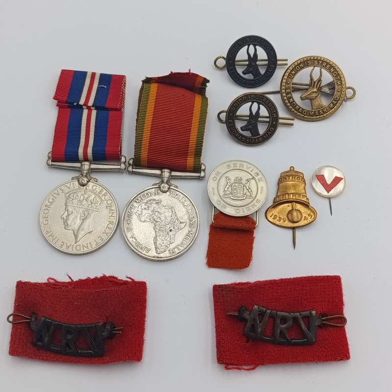 WW2 medals and badges set issued to 9549 HS Keevy - including 3 victory pin badges