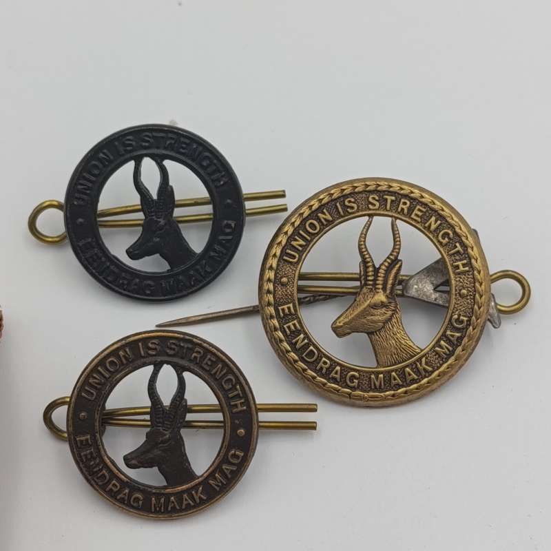 WW2 medals and badges set issued to 9549 HS Keevy - including 3 victory pin badges