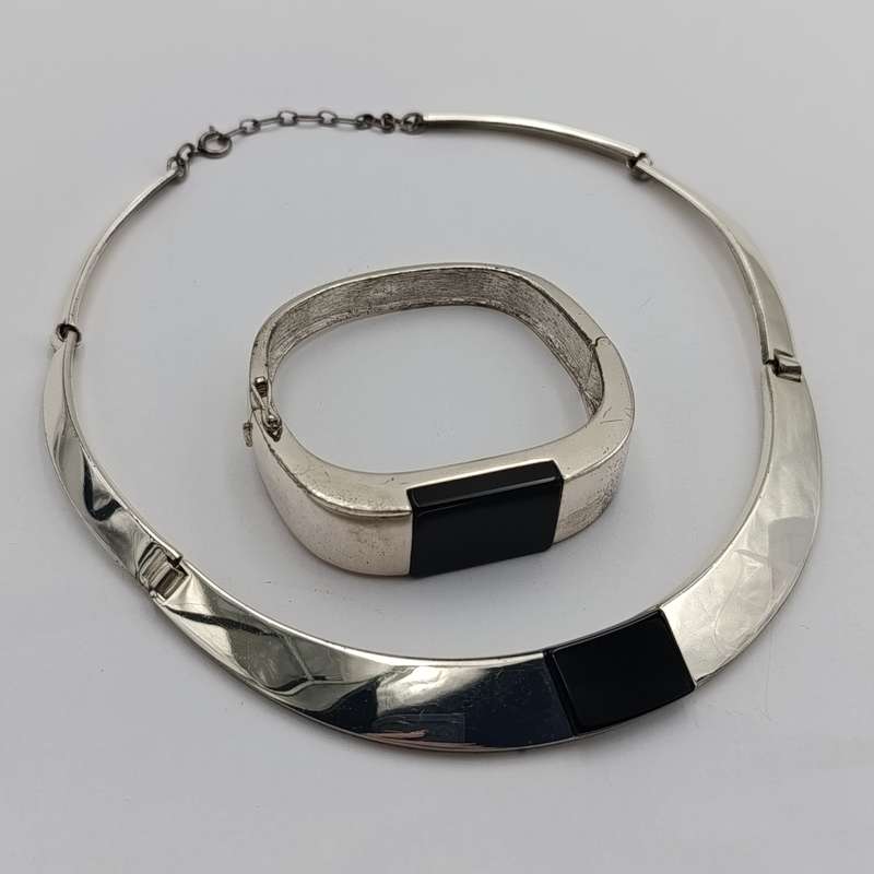 Sterling silver bangle and necklace set with onyx inserts - weight 132g