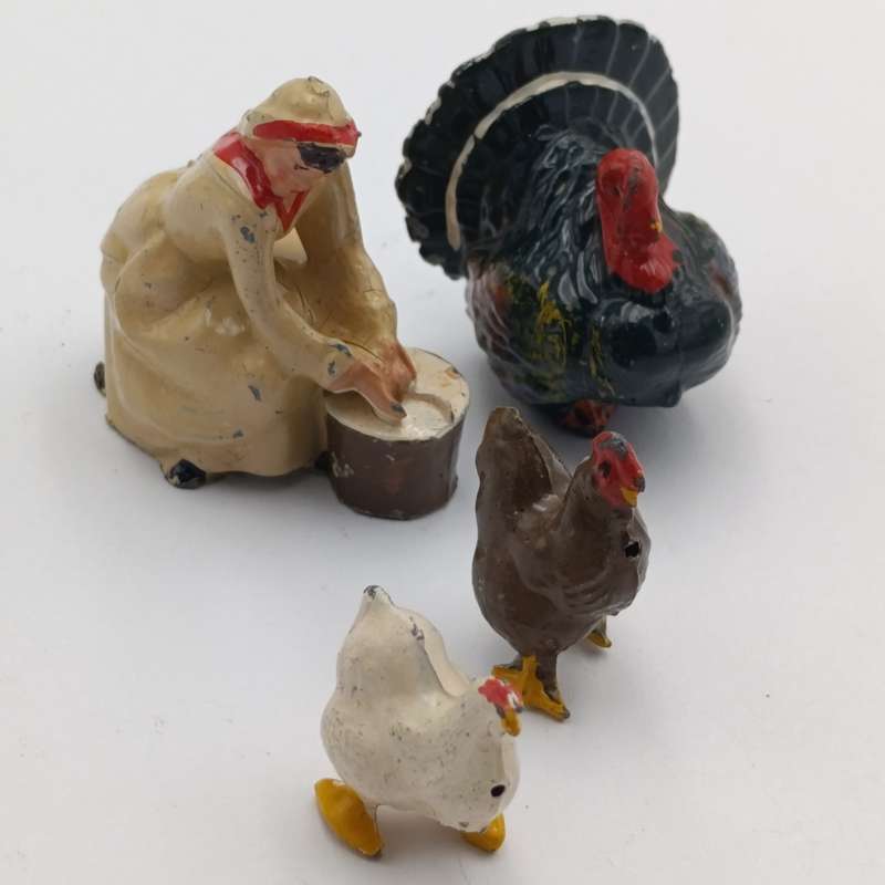 Vintage lead figurines - Farmer's wife with 2 chickens and turkey