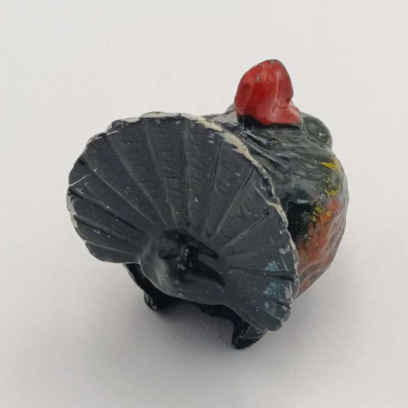 Vintage lead figurines - Farmer's wife with 2 chickens and turkey