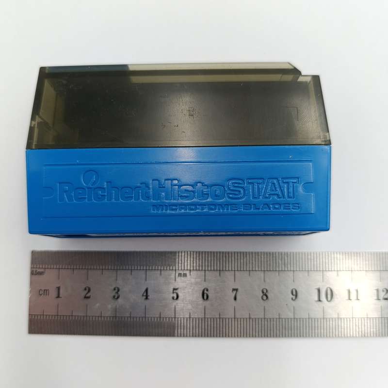 Vintage pack of disposable microtome blade - model 818