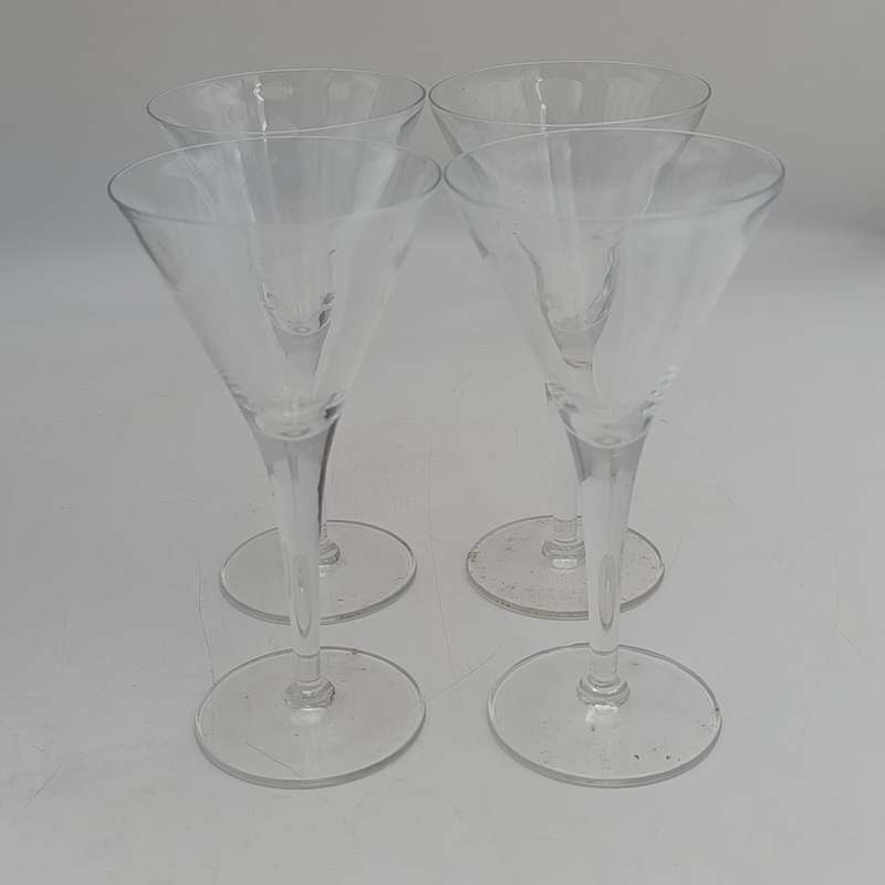 Set of 4 vintage Tiziano martini glasses in box