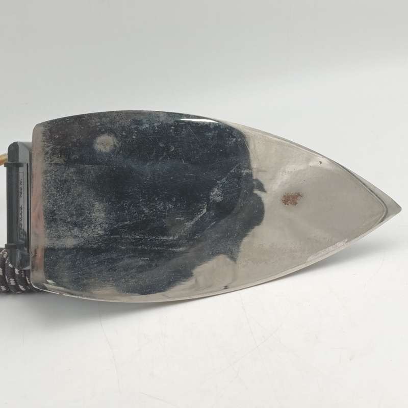 Vintage Defy 750w Sad iron