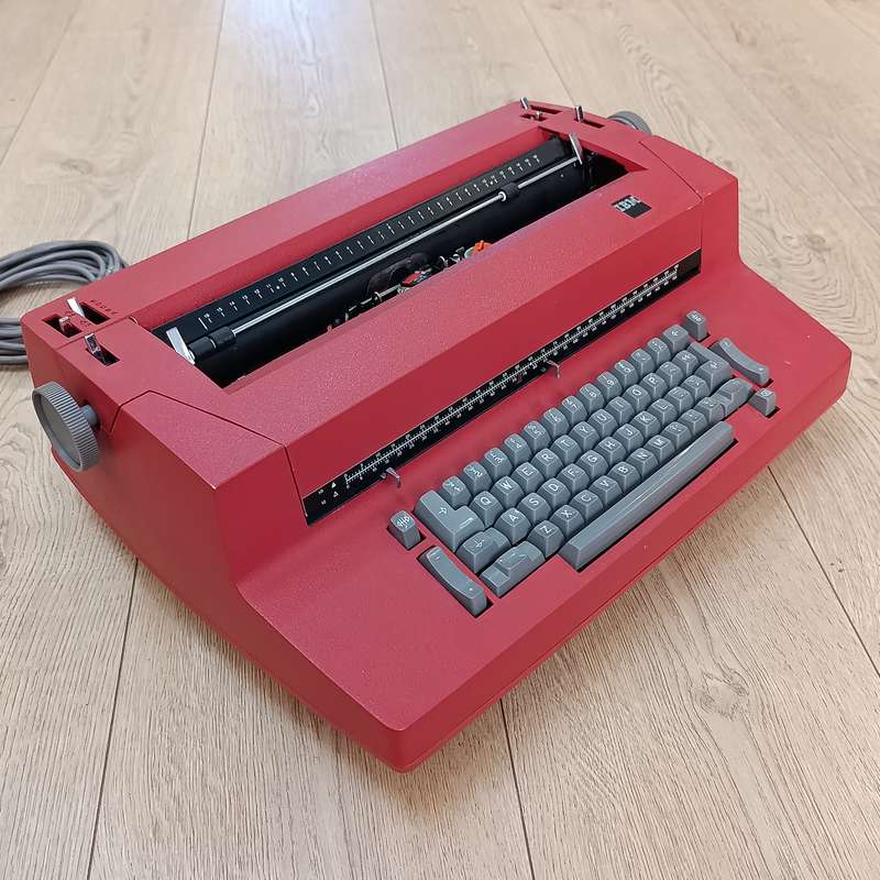 Vintage IBM Selectric II golf ball typewriter