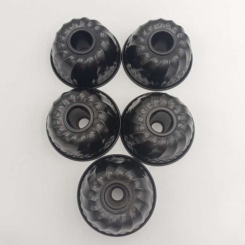 Set of 5 non-stick Bundt cake pans