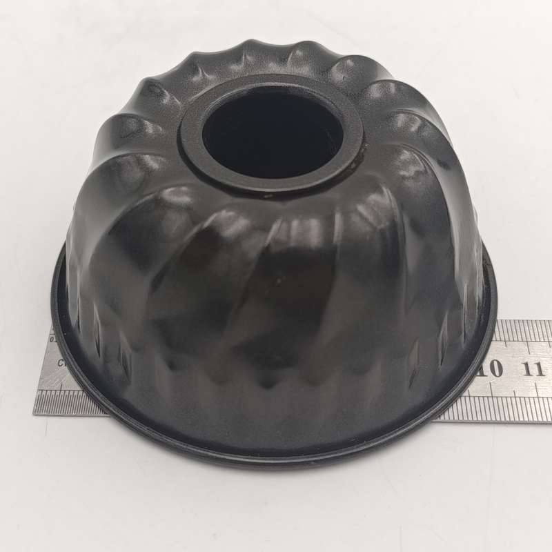 Set of 5 non-stick Bundt cake pans
