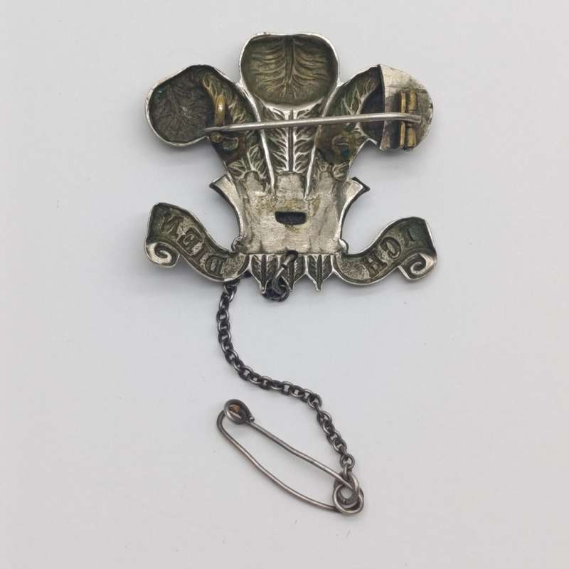 Royal Army Welsh regiment sweetheart badge