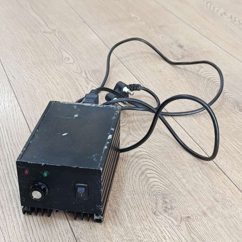 Nikon SMZ645 microscope 0,8x - 5x zoom with fibreoptic-Heim LQ1100 light as well as additional light