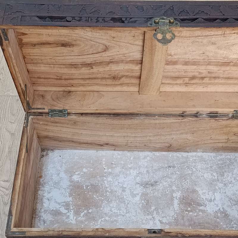 Antique Oriental Camphor kist - hand carved