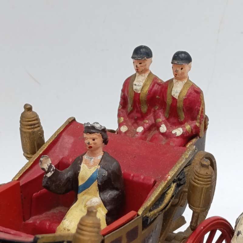 Britains Ltd Royal Carriage set lead figurines - one leg broken - harness missing