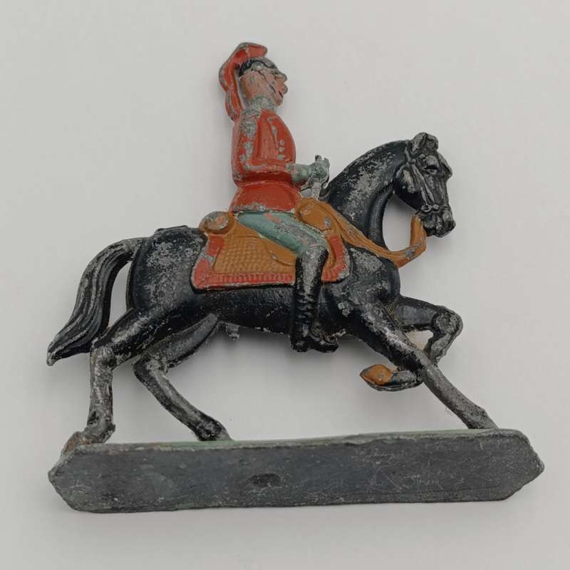 Set of 6 vintage flat lead soldiers on horseback