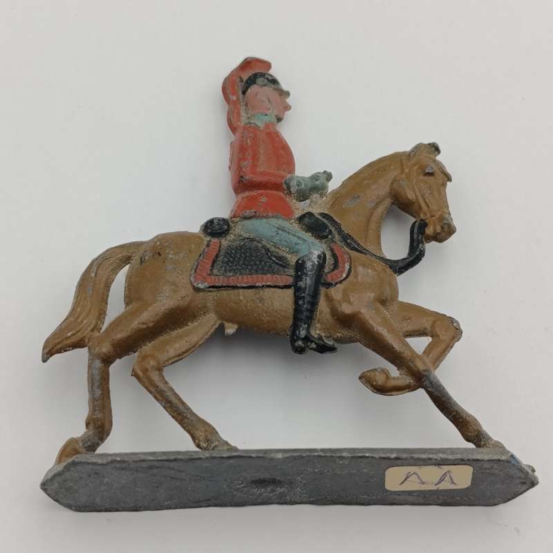 Set of 6 vintage flat lead soldiers on horseback