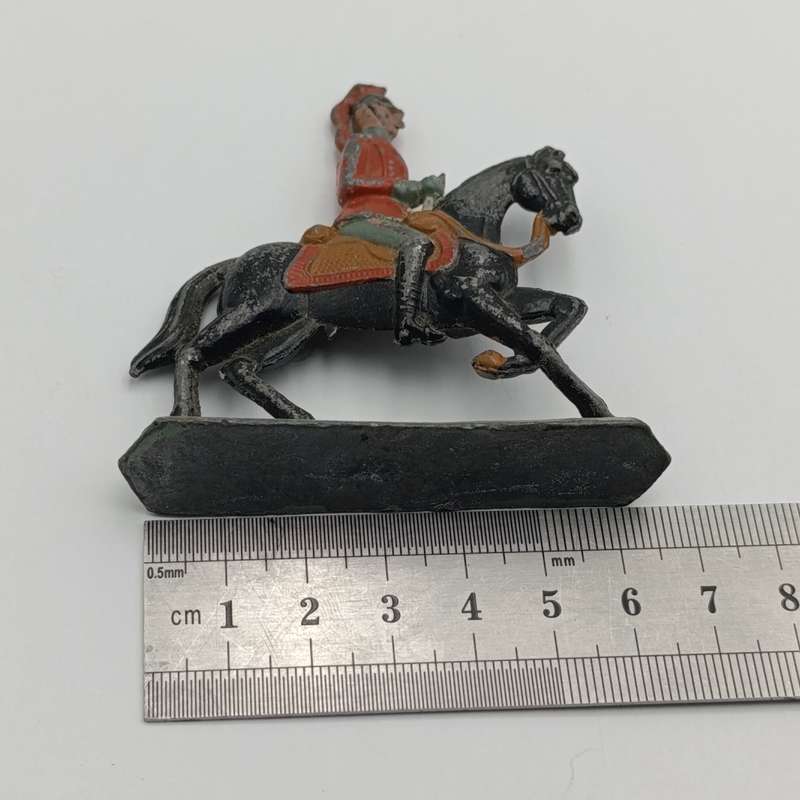 Set of 6 vintage flat lead soldiers on horseback