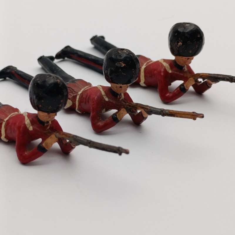 Lot of 3 vintage British rifleman lead soldiers