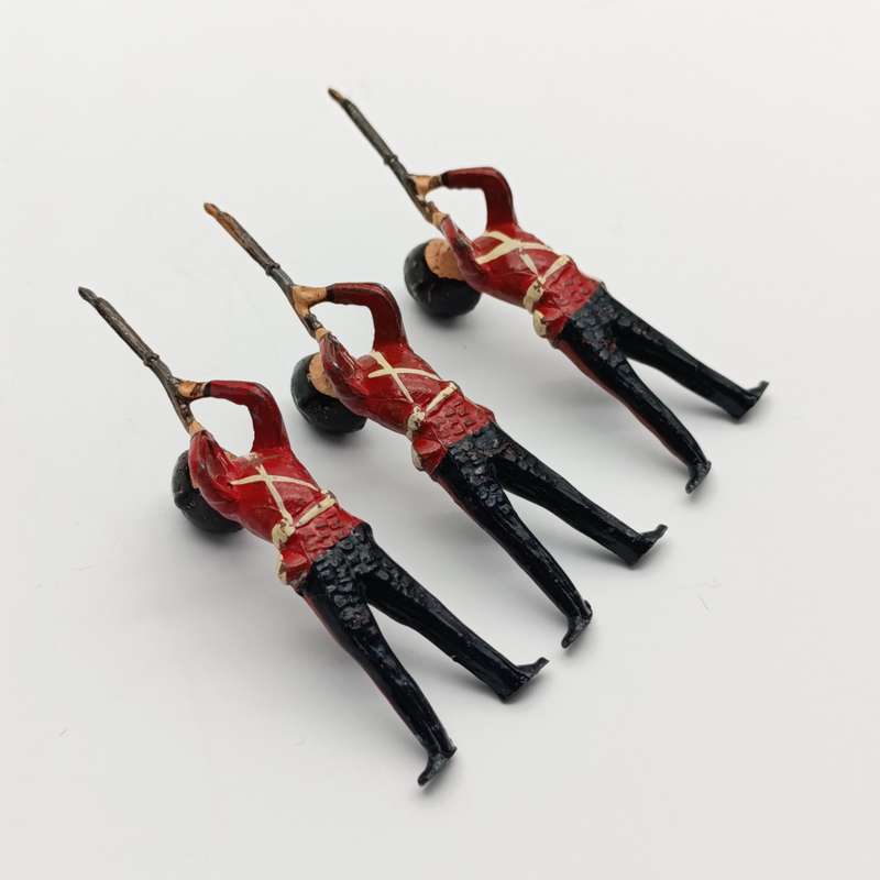Lot of 3 vintage British rifleman lead soldiers