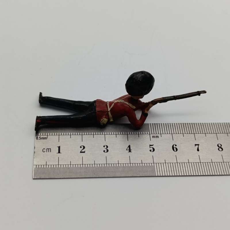 Lot of 3 vintage British rifleman lead soldiers