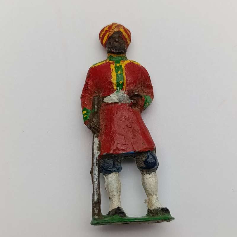 Lot of 3 vintage lead soldiers