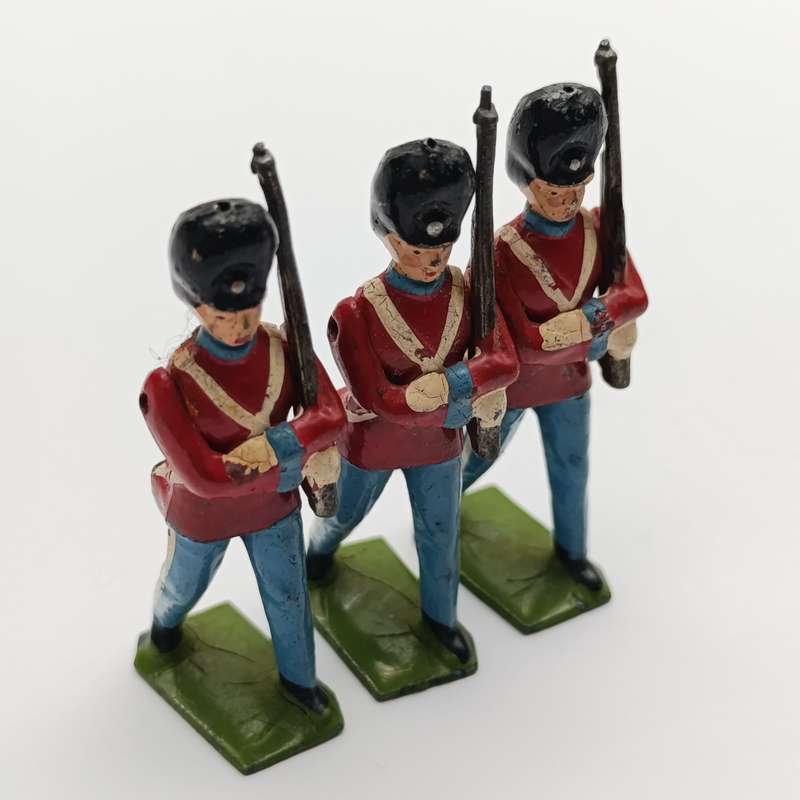 Lot of 3 vintage lead soldiers