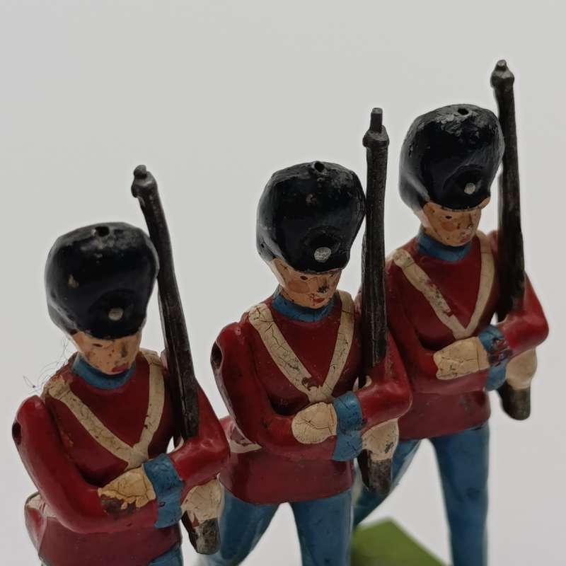 Lot of 3 vintage lead soldiers