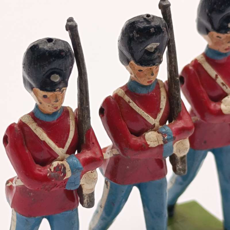 Lot of 3 vintage lead soldiers