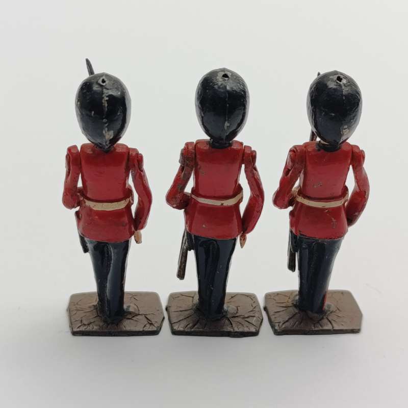 Lot of 3 vintage lead soldiers