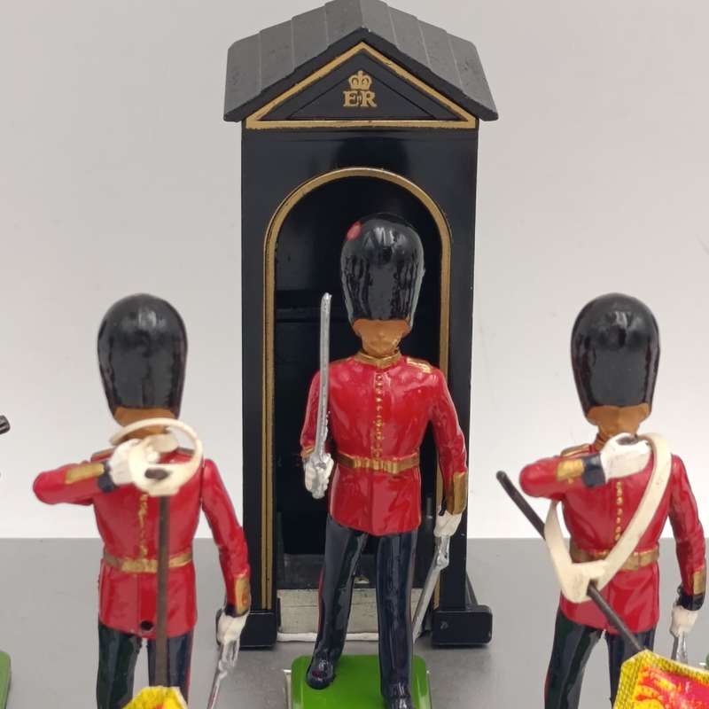 Britains Ltd Royal Guards lead soldier set