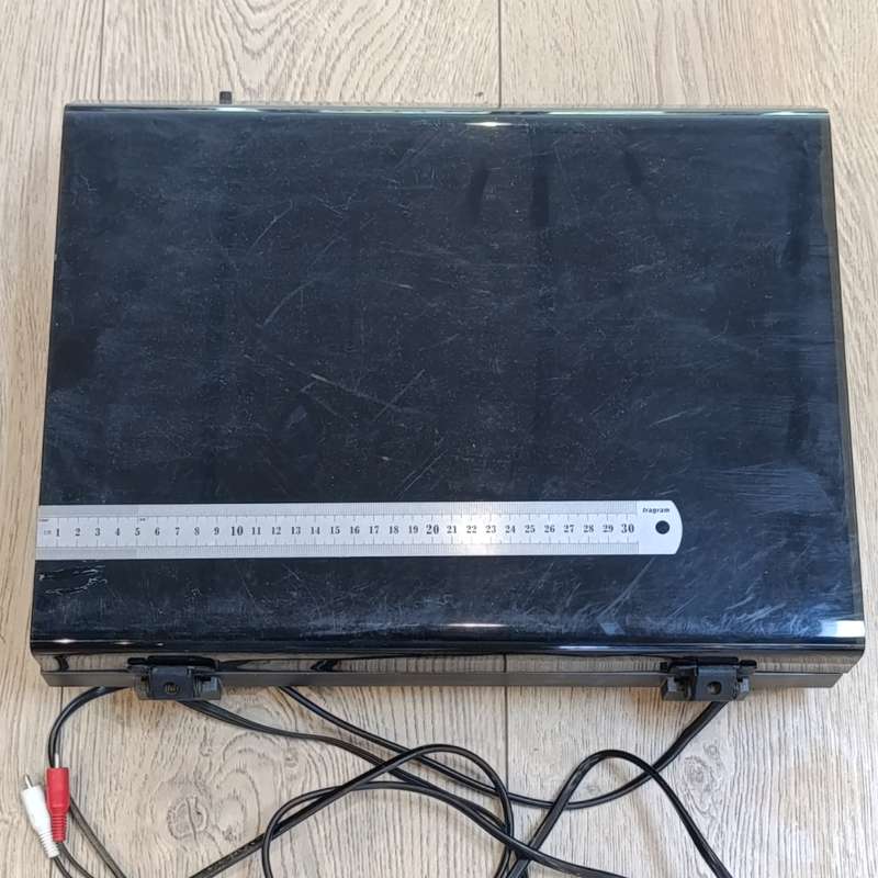 Vintage NAD 5120 turntable record player - working