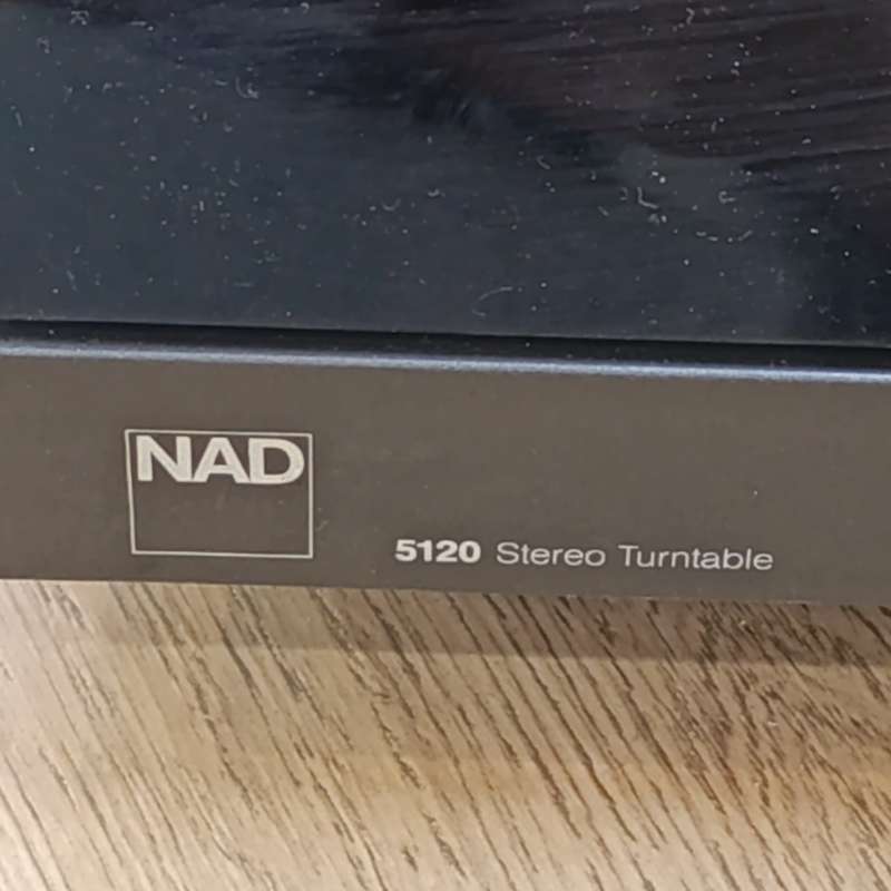 Vintage NAD 5120 turntable record player - working