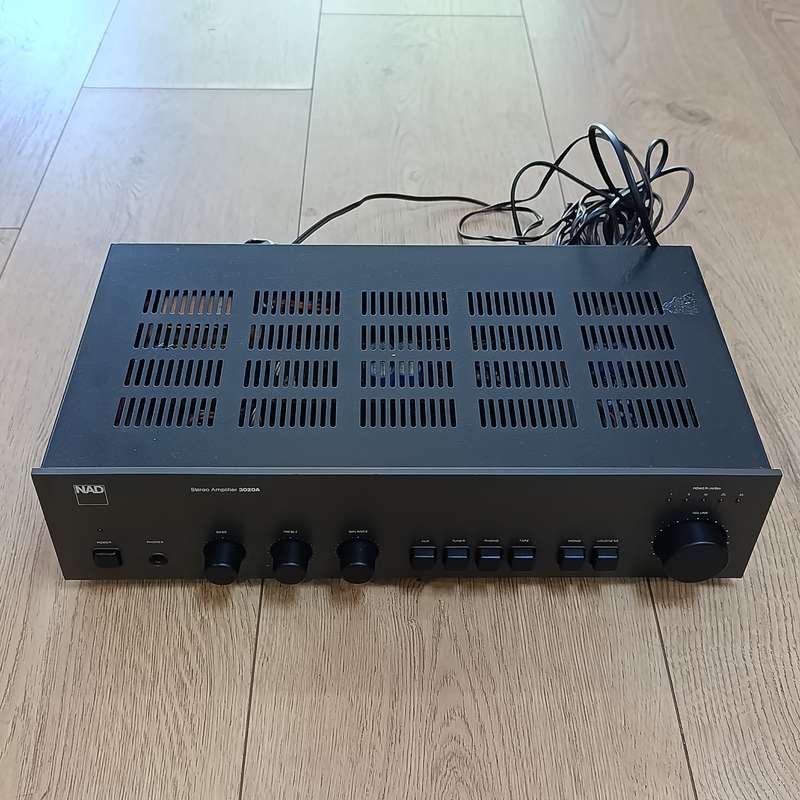 Vintage NAD 3020A amplifier - working