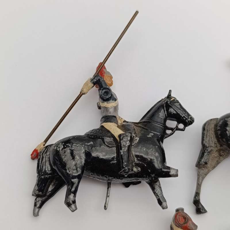 Lot of 3 vintage Britains Ltd cavalry lead soldiers - damaged