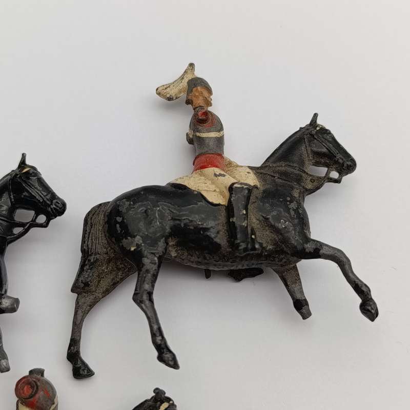 Lot of 3 vintage Britains Ltd cavalry lead soldiers - damaged